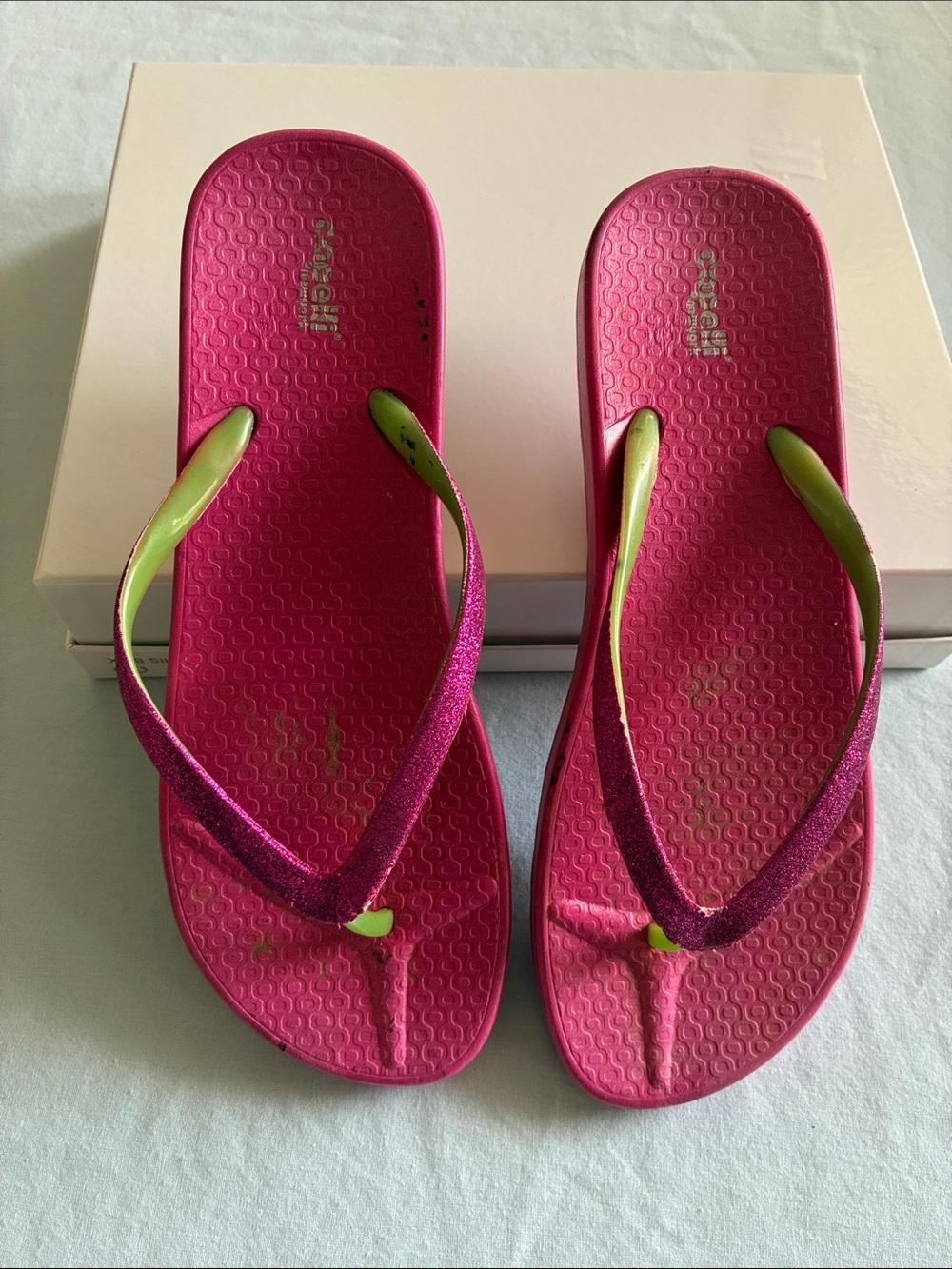 Capelli of New York Bright Pink Flip-Flops with Lime Green Accents Size 9
